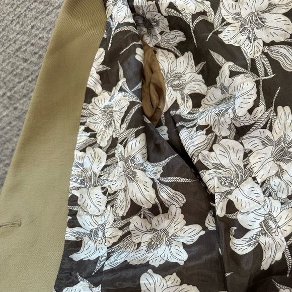 Women's MNG khaki/tan blazer/jacket, NWT! - Picture 5 of 6